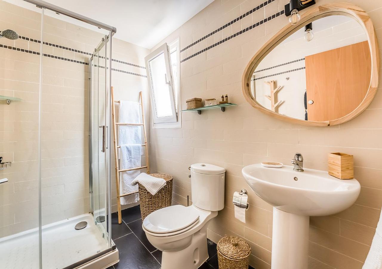 Elegant In Cala Llonga With Harbour Views, Menorca Villa *