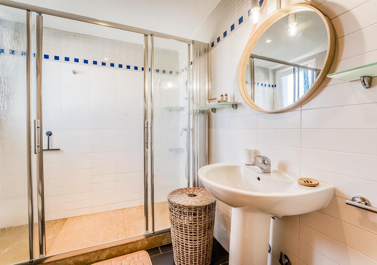 Elegant In Cala Llonga With Harbour Views, Menorca Villa
