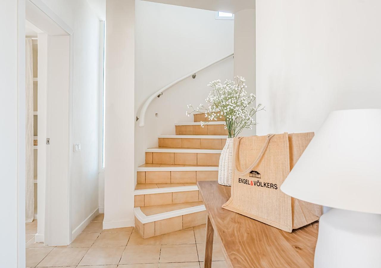 Peaceful Getaway By The Sea In Na Macaret, Menorca Villa *