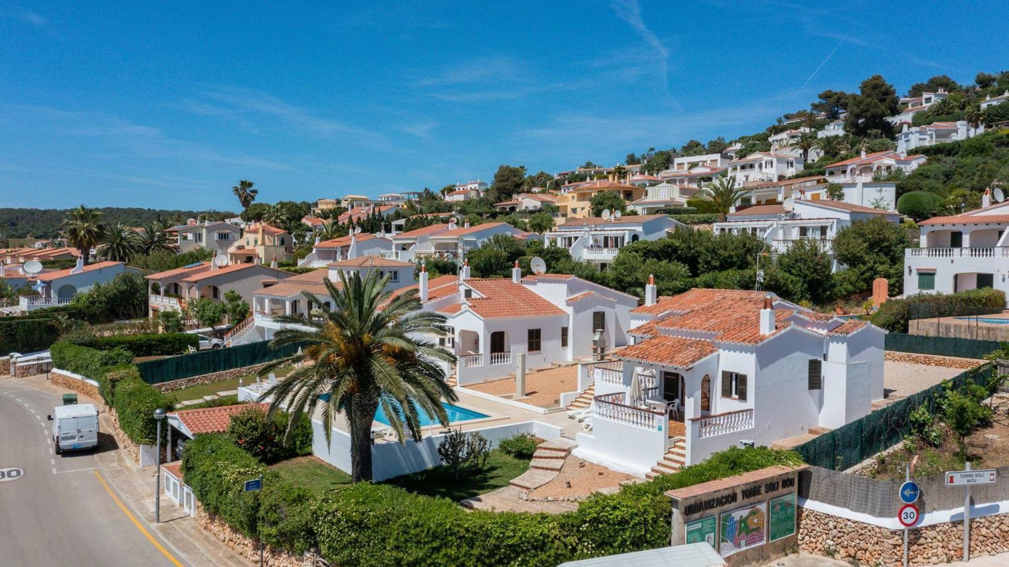 Noelia - Magnificent Sea Views & Close To The *