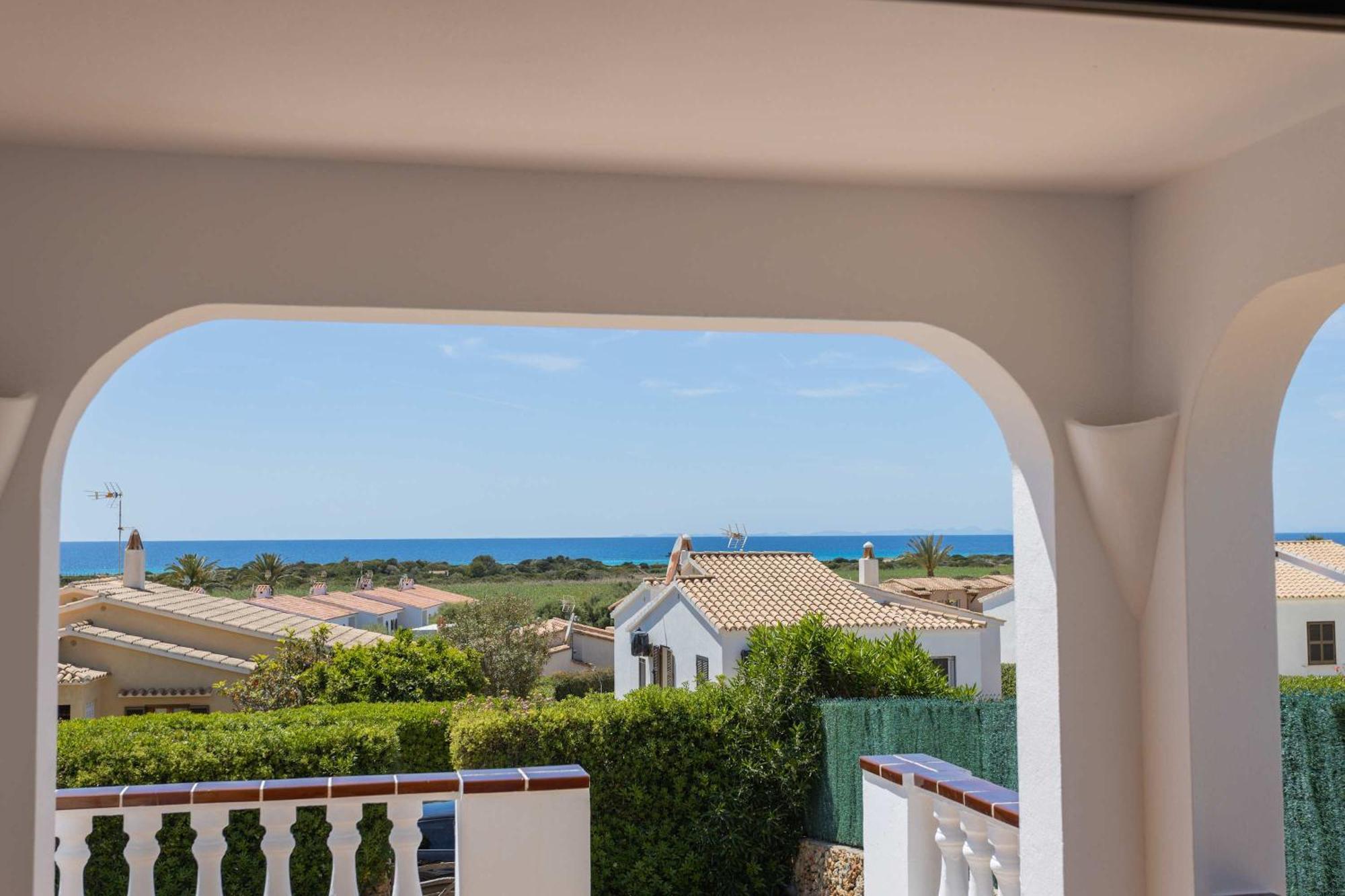 Noelia - Magnificent Sea Views & Close To The