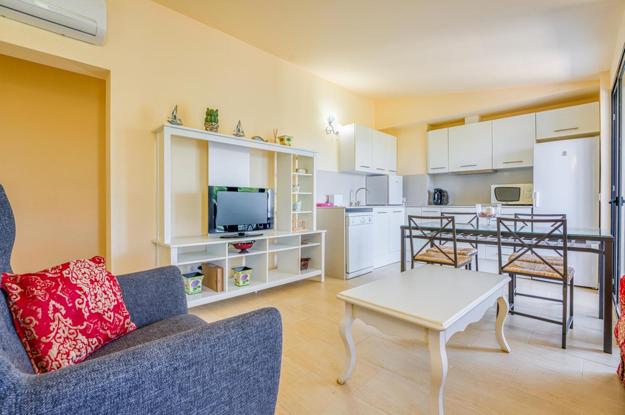 Precioso Duplex En Cala Santandria Con Piscina Y Wifi