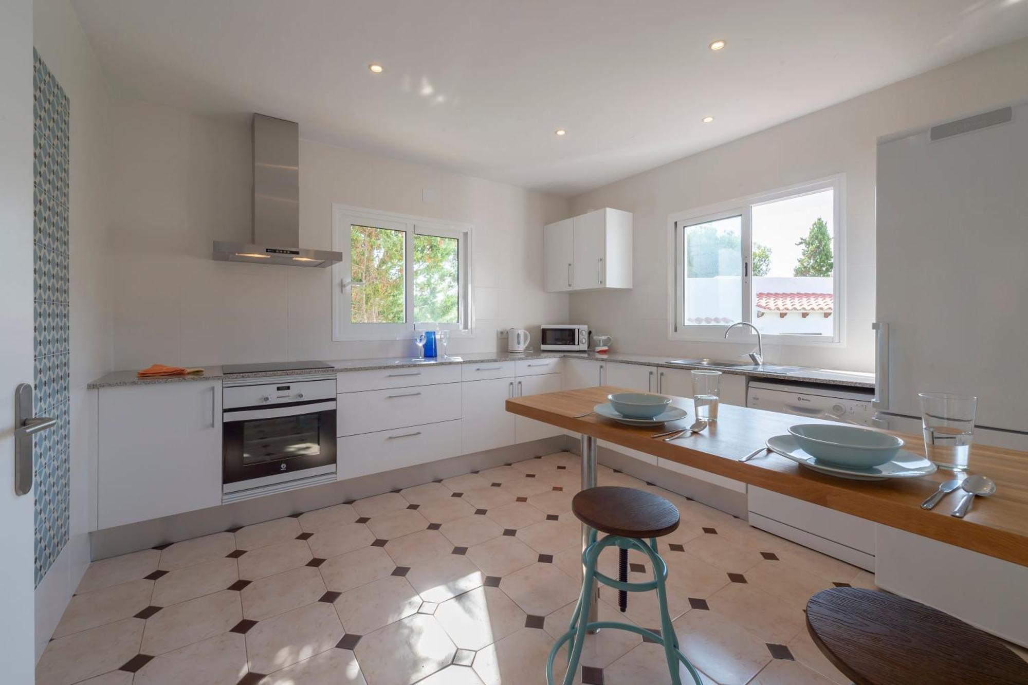 Grosse Familienvilla Mit Viel Platz