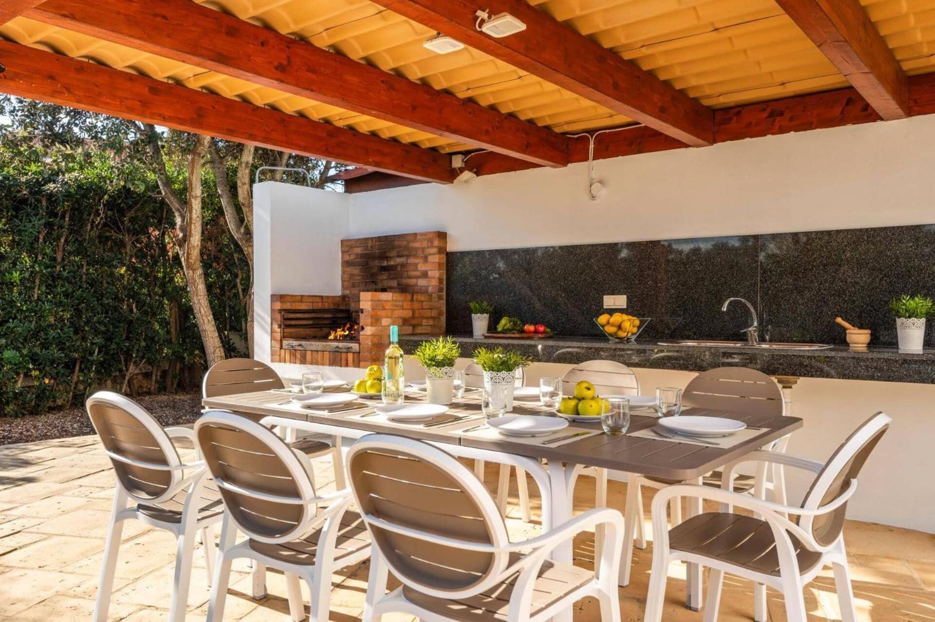 Villa Julianne 4 Bedroom Villa, Calan Blanes *