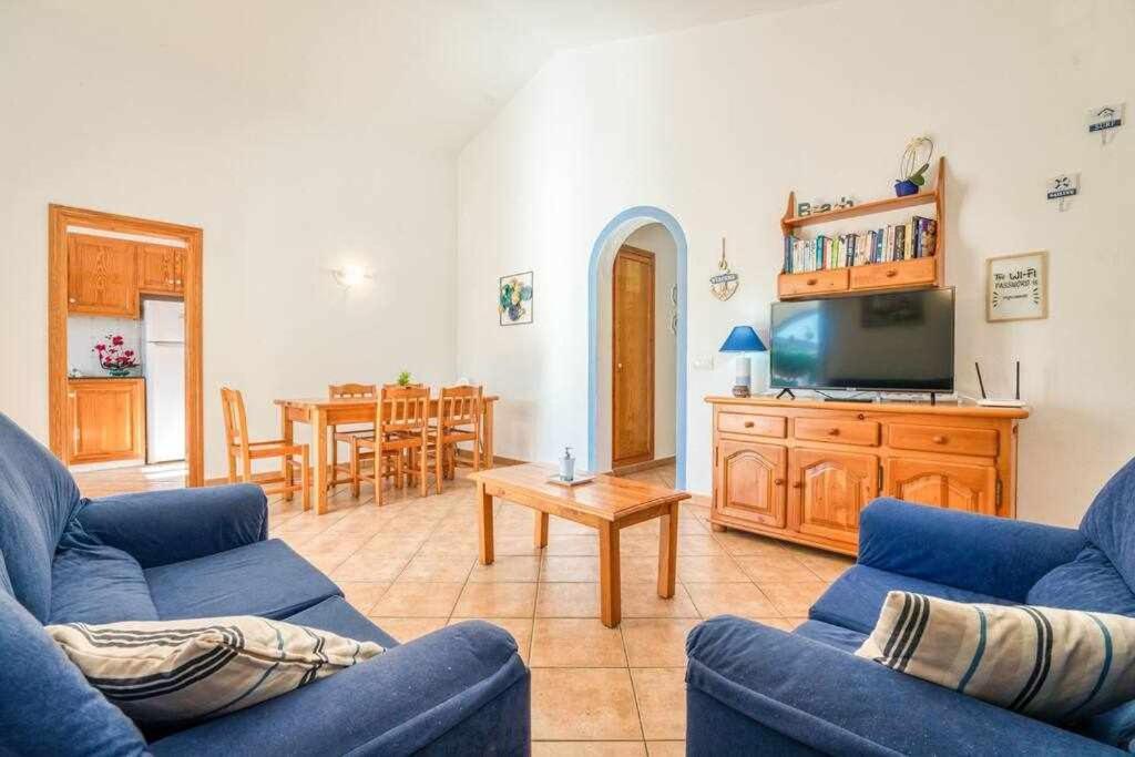 Roqueta Bonita Con Piscina En Menorca *