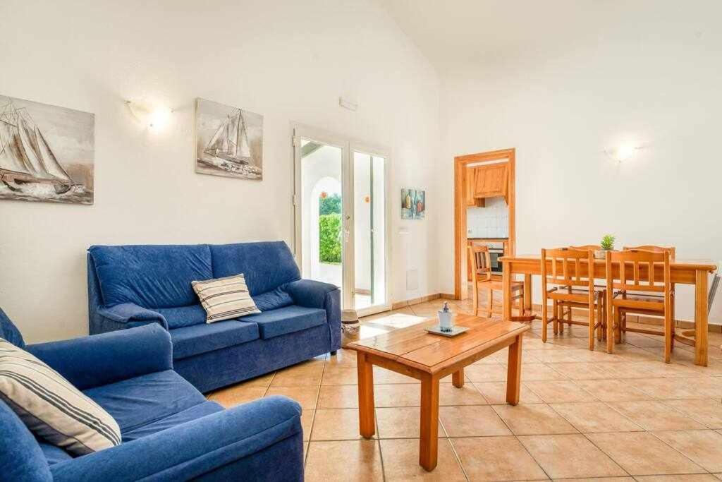 Roqueta Bonita Con Piscina En Menorca