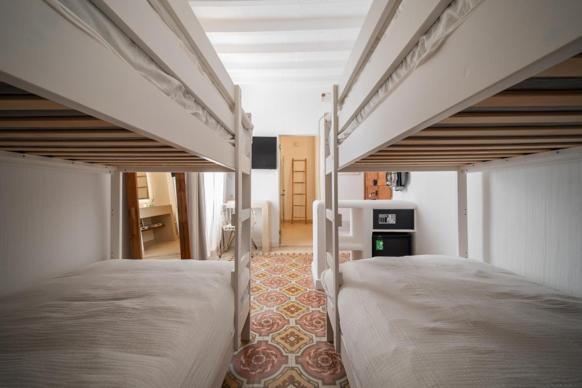 Pensión Llonga'S Hostel