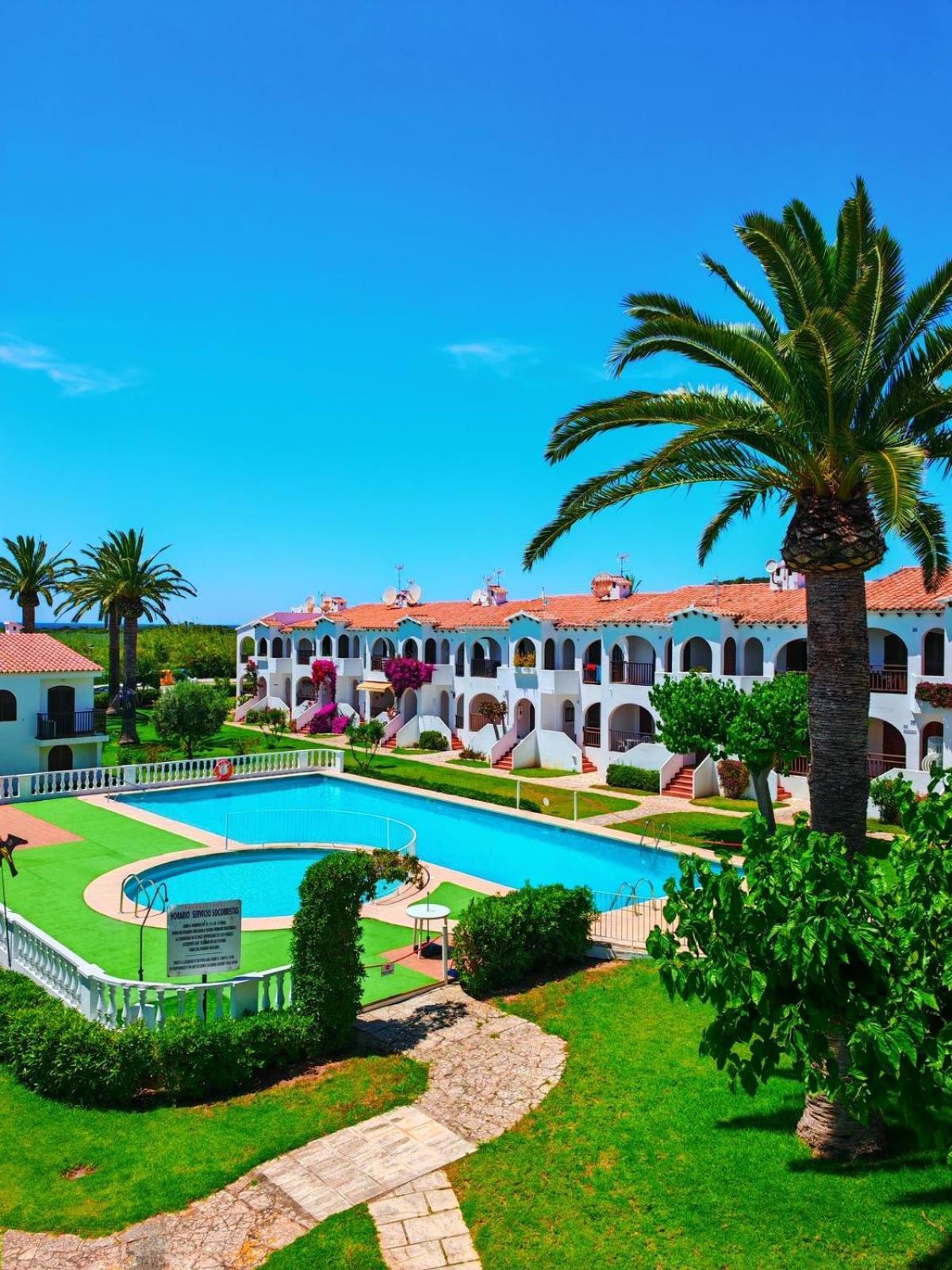 Girasols Garden 3 *