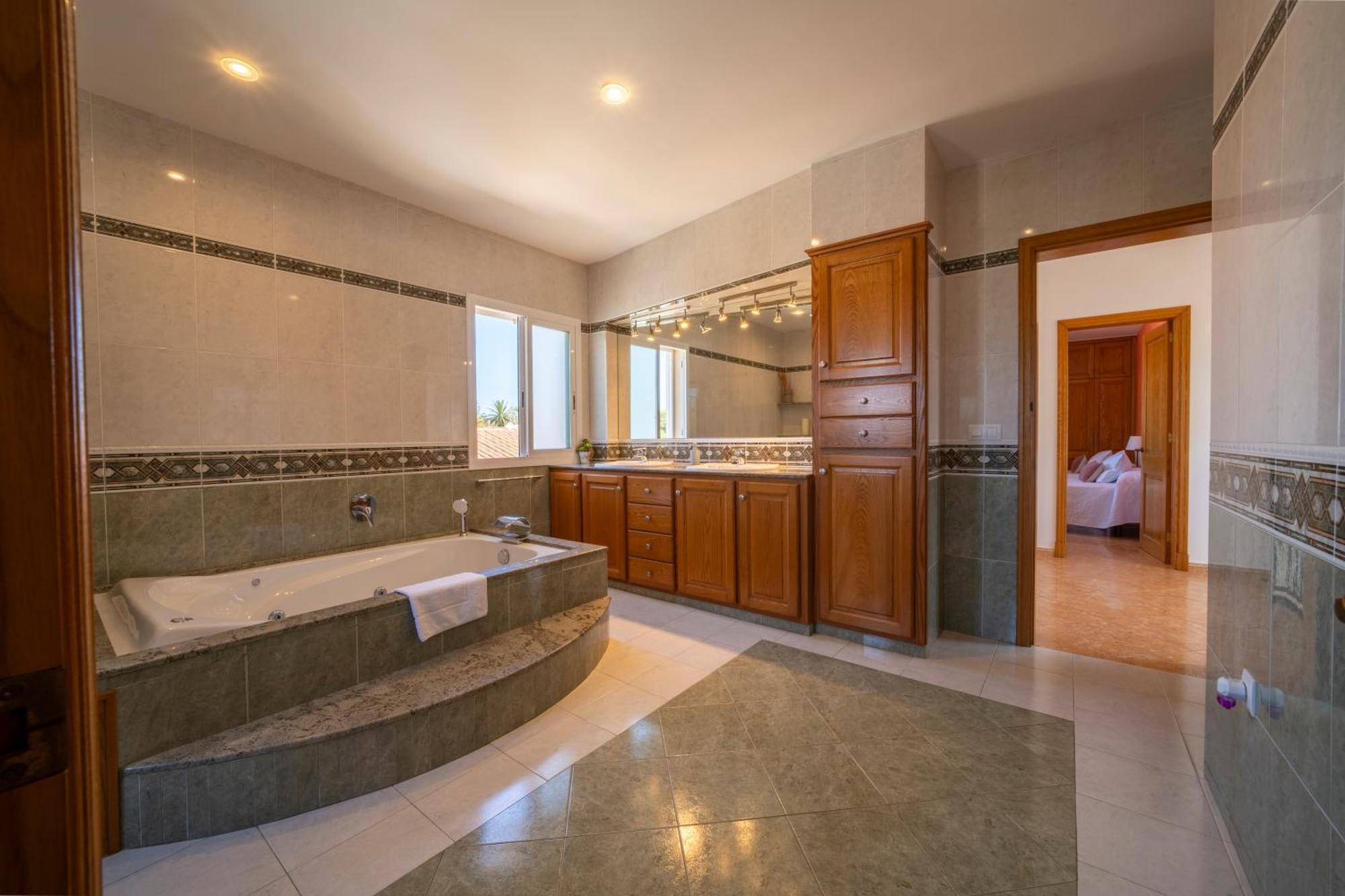 Victoria Paradise Villa Cala'N Blanes (Menorca)