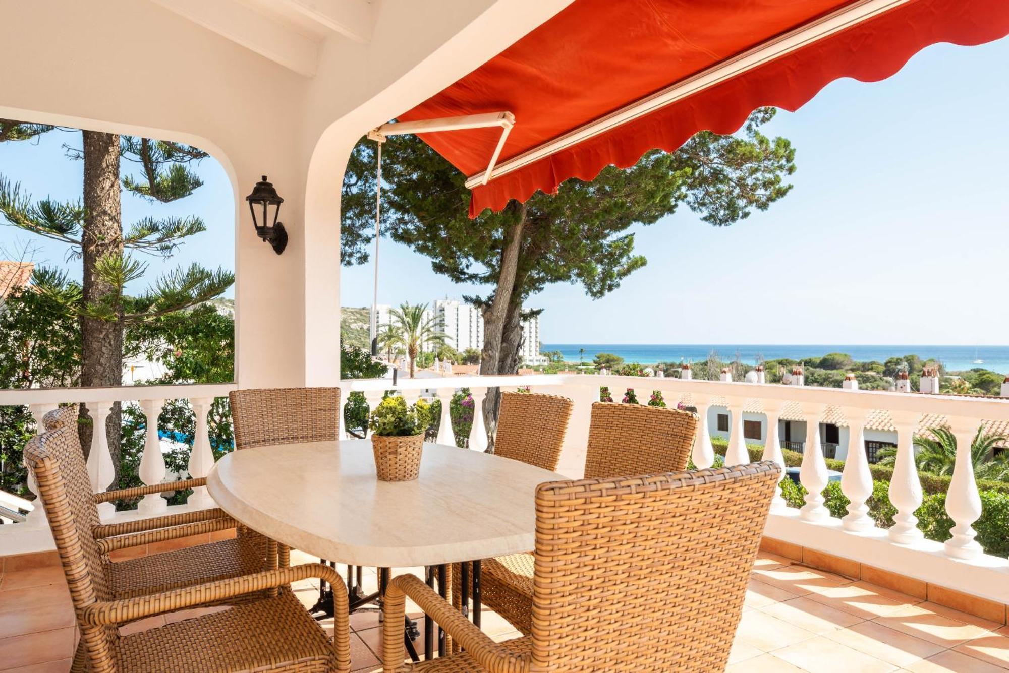 Nineta Villa *