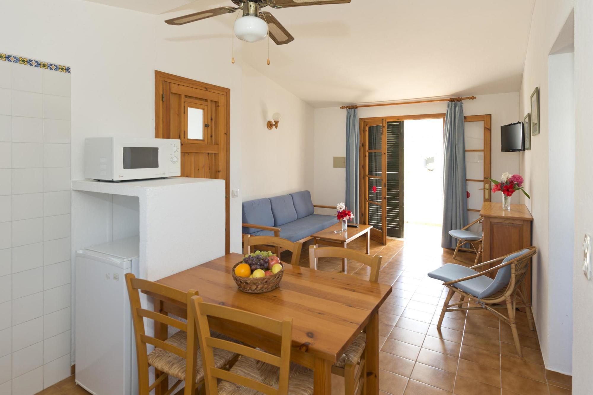 Apartamentos Sa Caleta