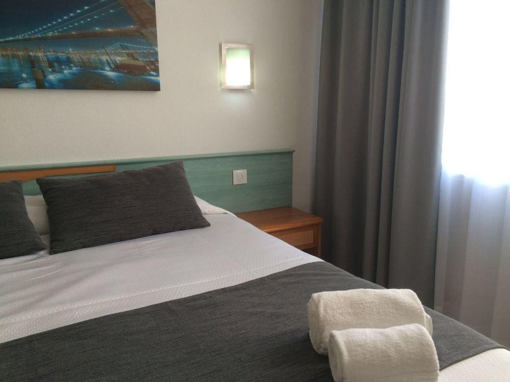 Apartahotel Voramar Cala'N Forcat (Menorca)