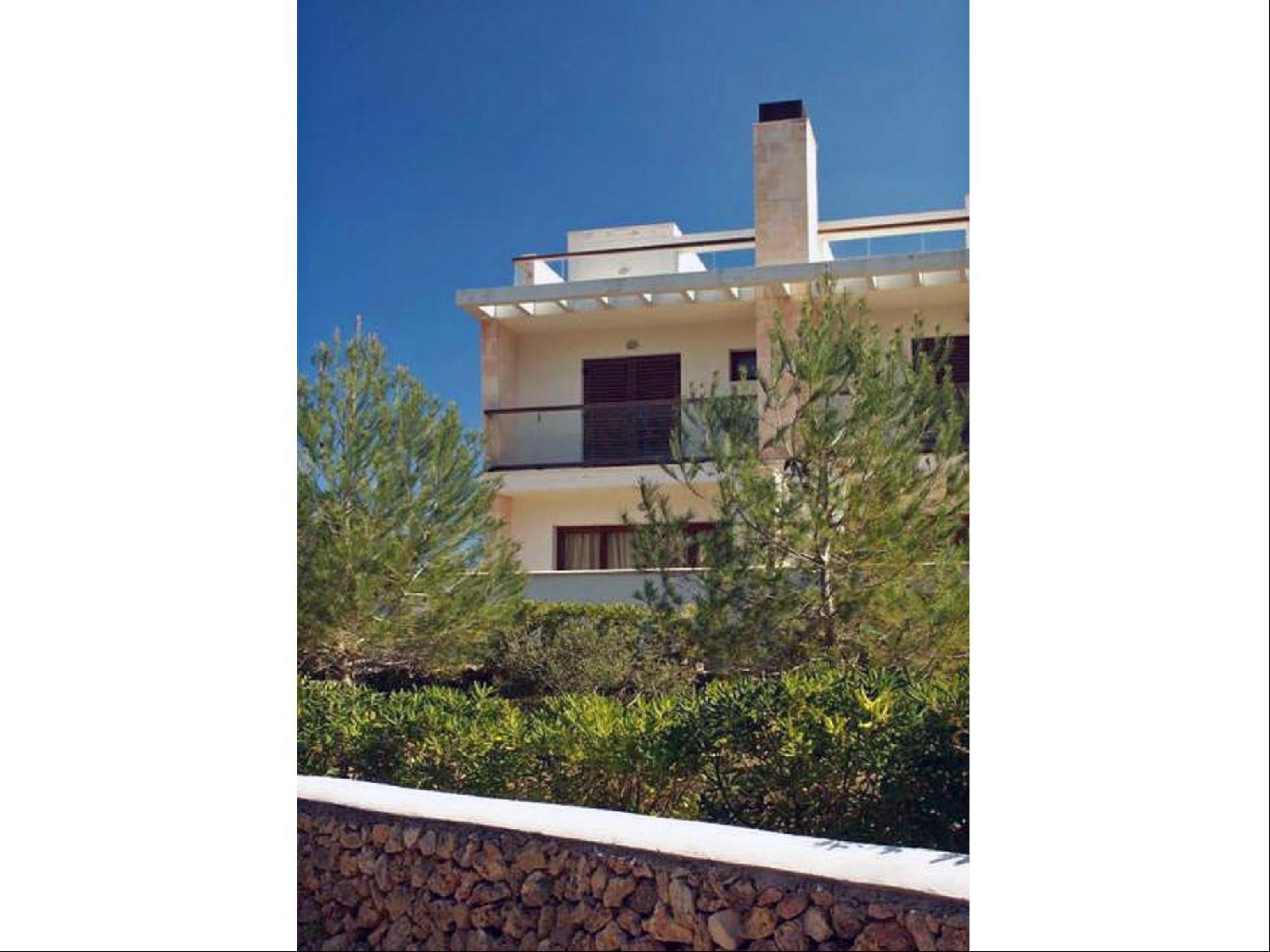 Posidonia Aparthotel 4*