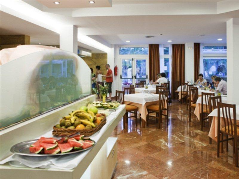 Sagitario Playa Resort