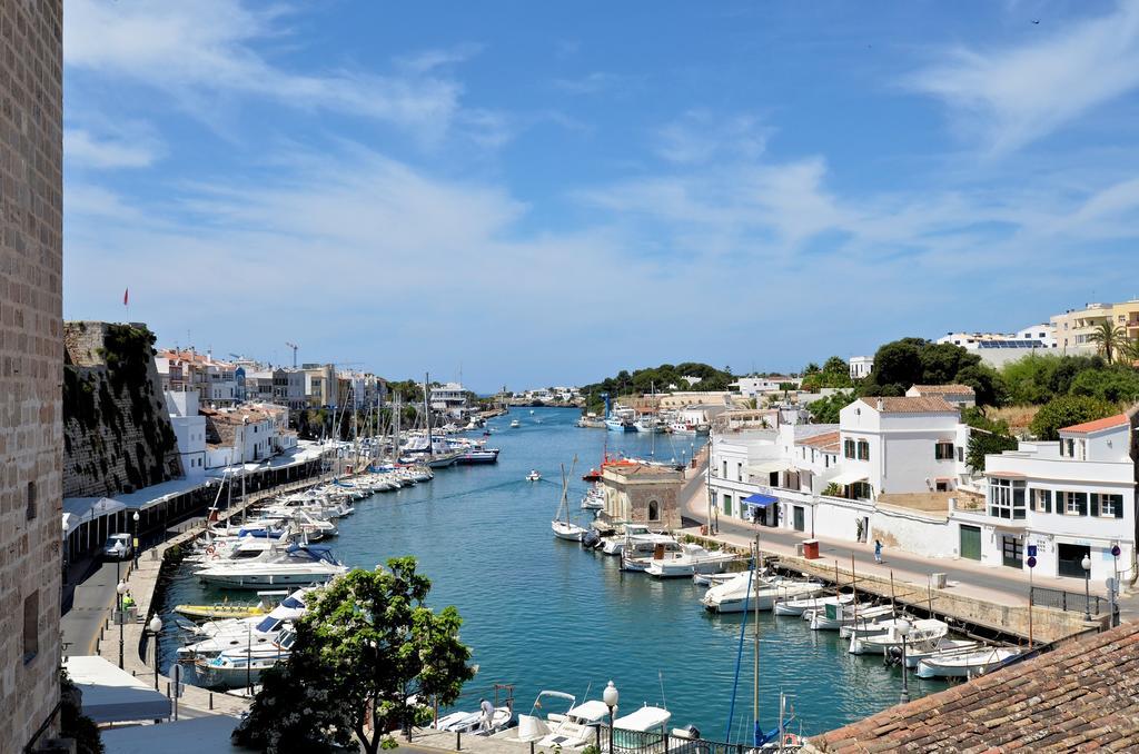 Violeta Cala'N Blanes (Menorca)