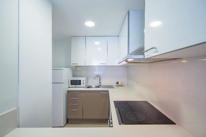 Ferrer Skyline Apartahotel 4*