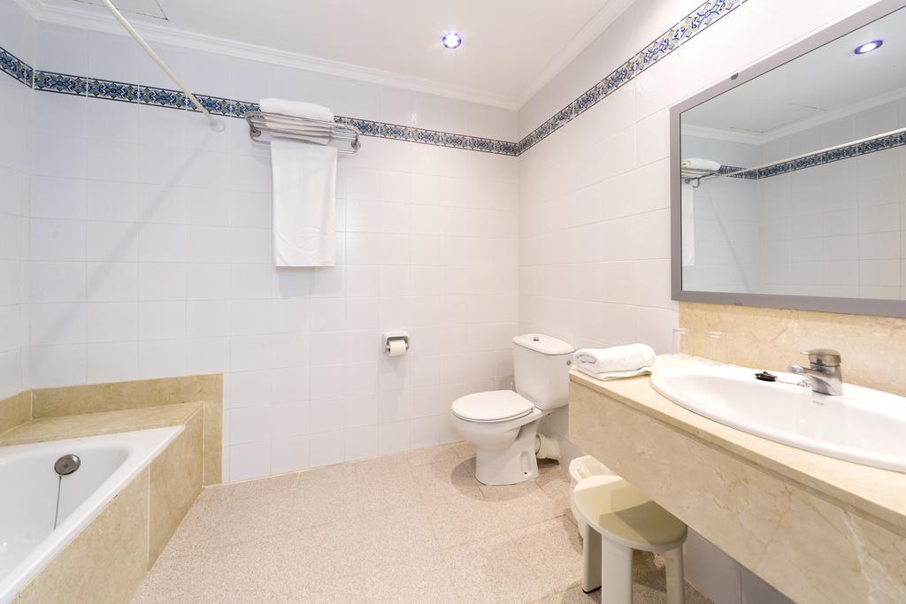 Globales Cala'n Blanes 3*