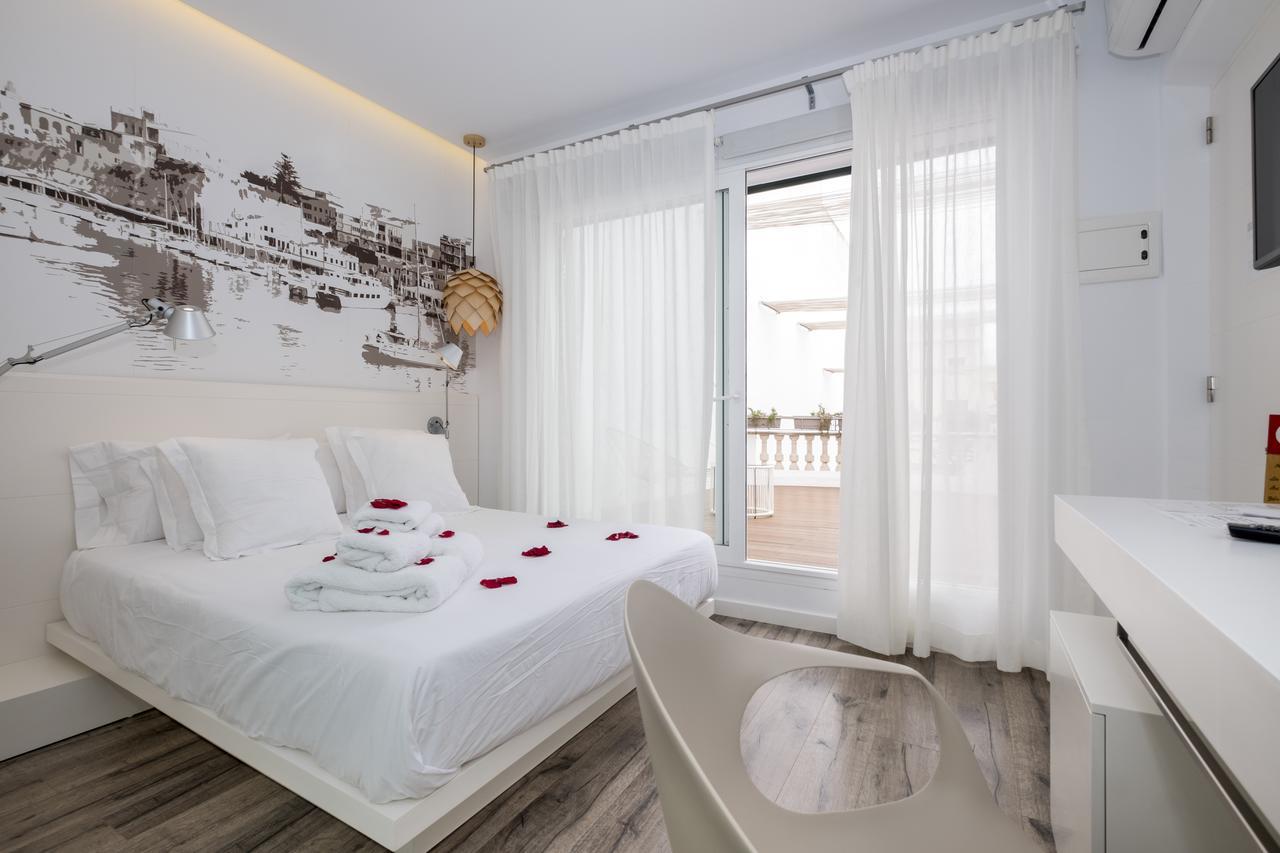 Hotel Abril 37 3*
