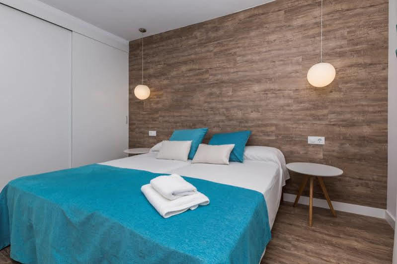 Apartamentos Es Canutells 2*