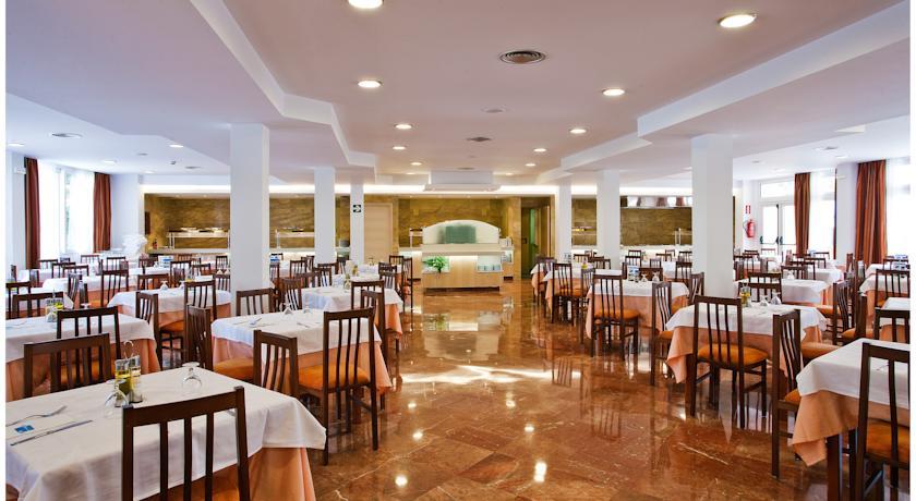 Sagitario Playa Resort