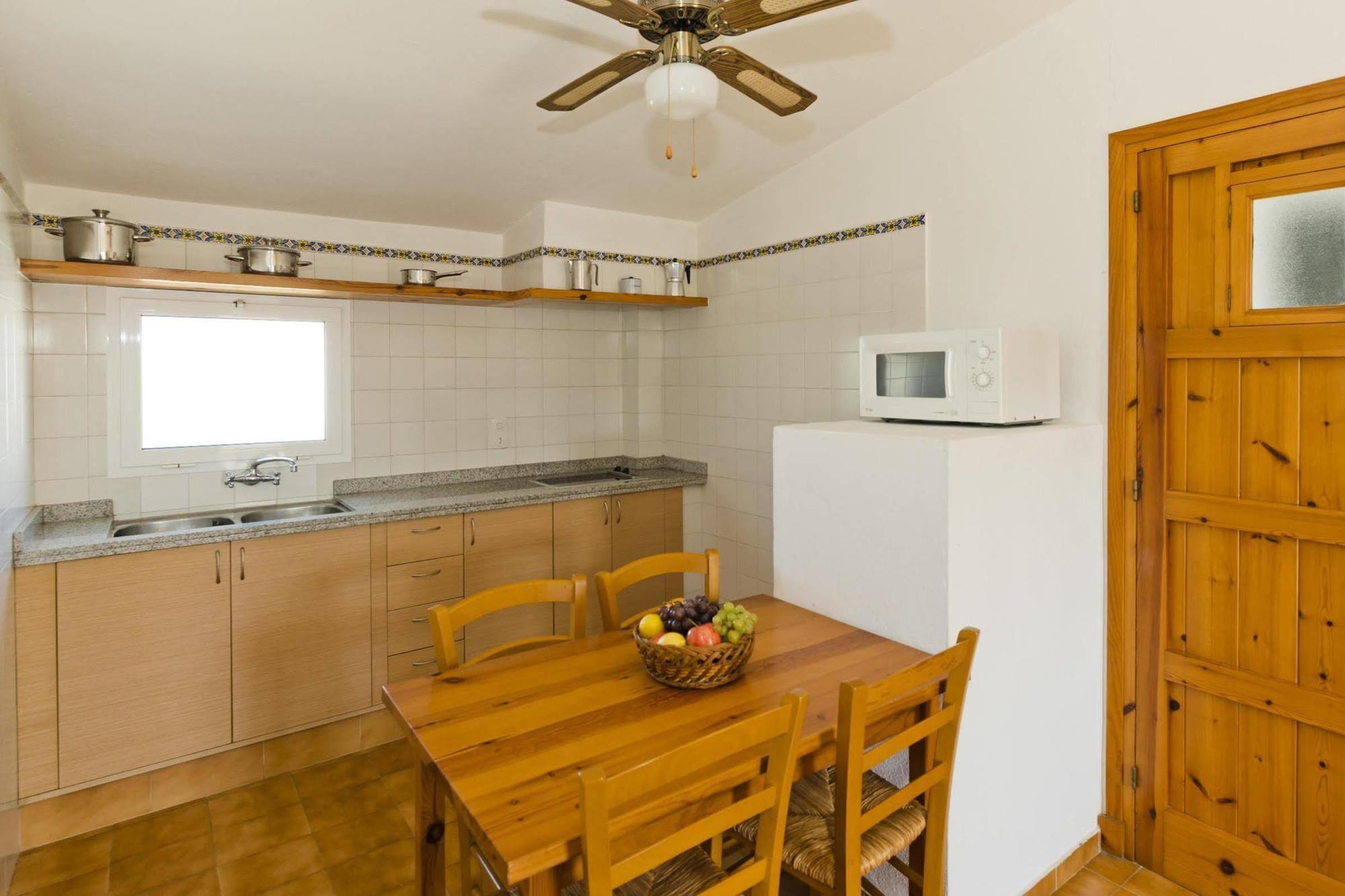 Apartamentos Sa Caleta