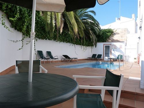 Geminis Hotel 2*