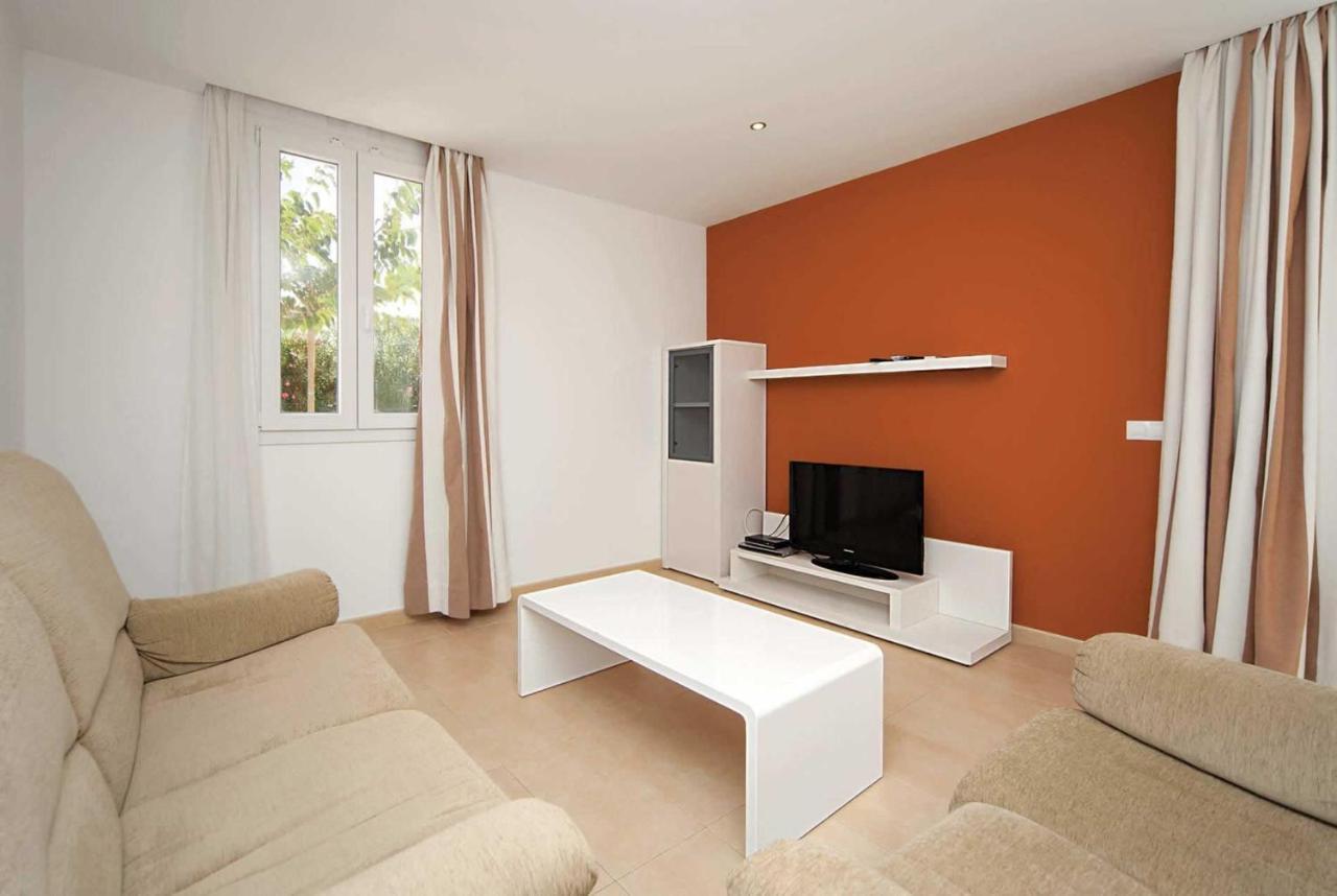 Ona Villa *