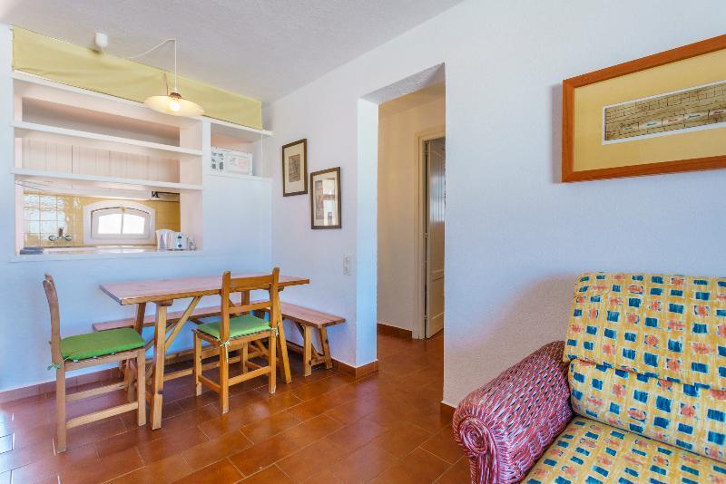 Posidonia Aparthotel 4*