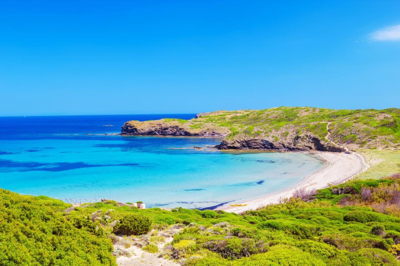 Cala Blanca *