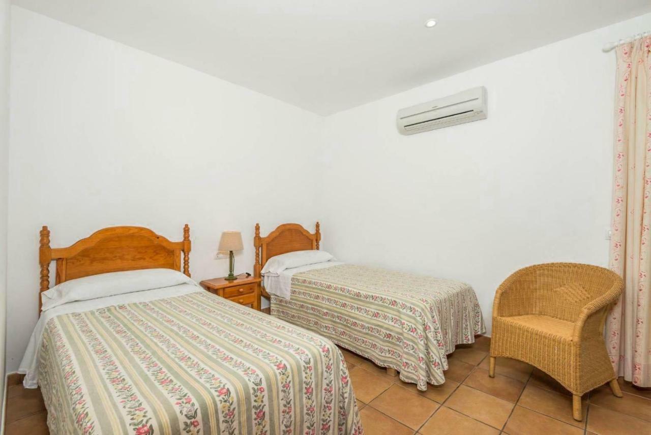 Iris Torret Villa Punta Prima (Menorca)