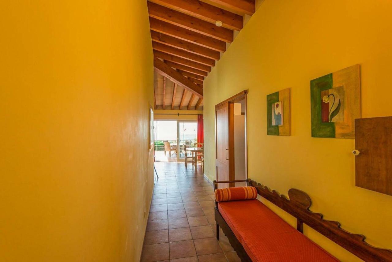 Iris Torret Villa Punta Prima (Menorca)