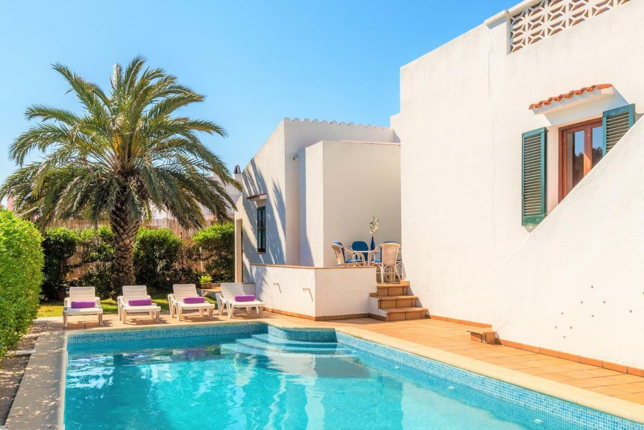 Estrella Villa *