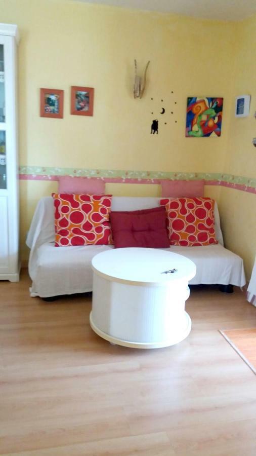 With 2 Bedrooms In With Shared Pool Enclosed Garden And Wifi Apartamento