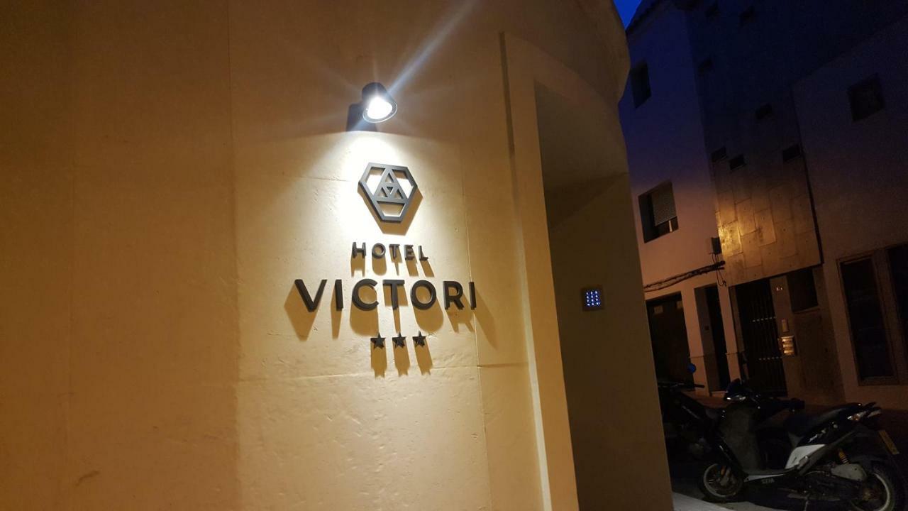 Victori 3*