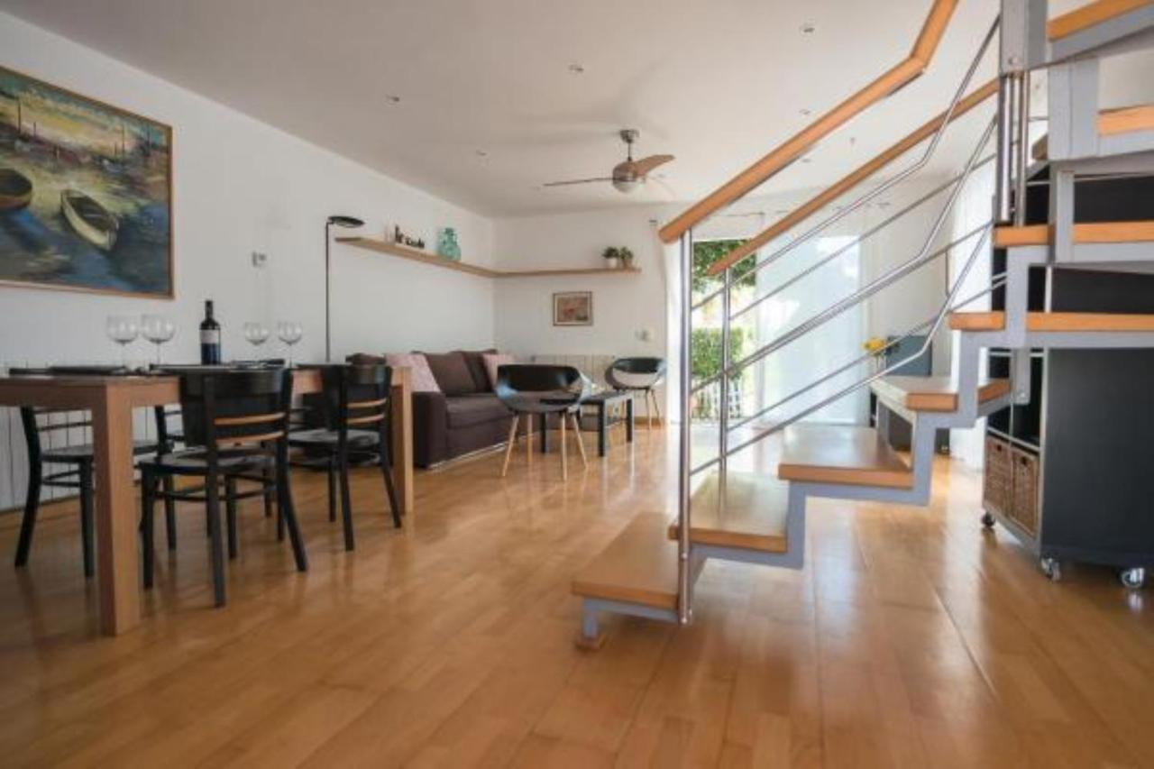 Sa Casa Vermella En Ciutadella *
