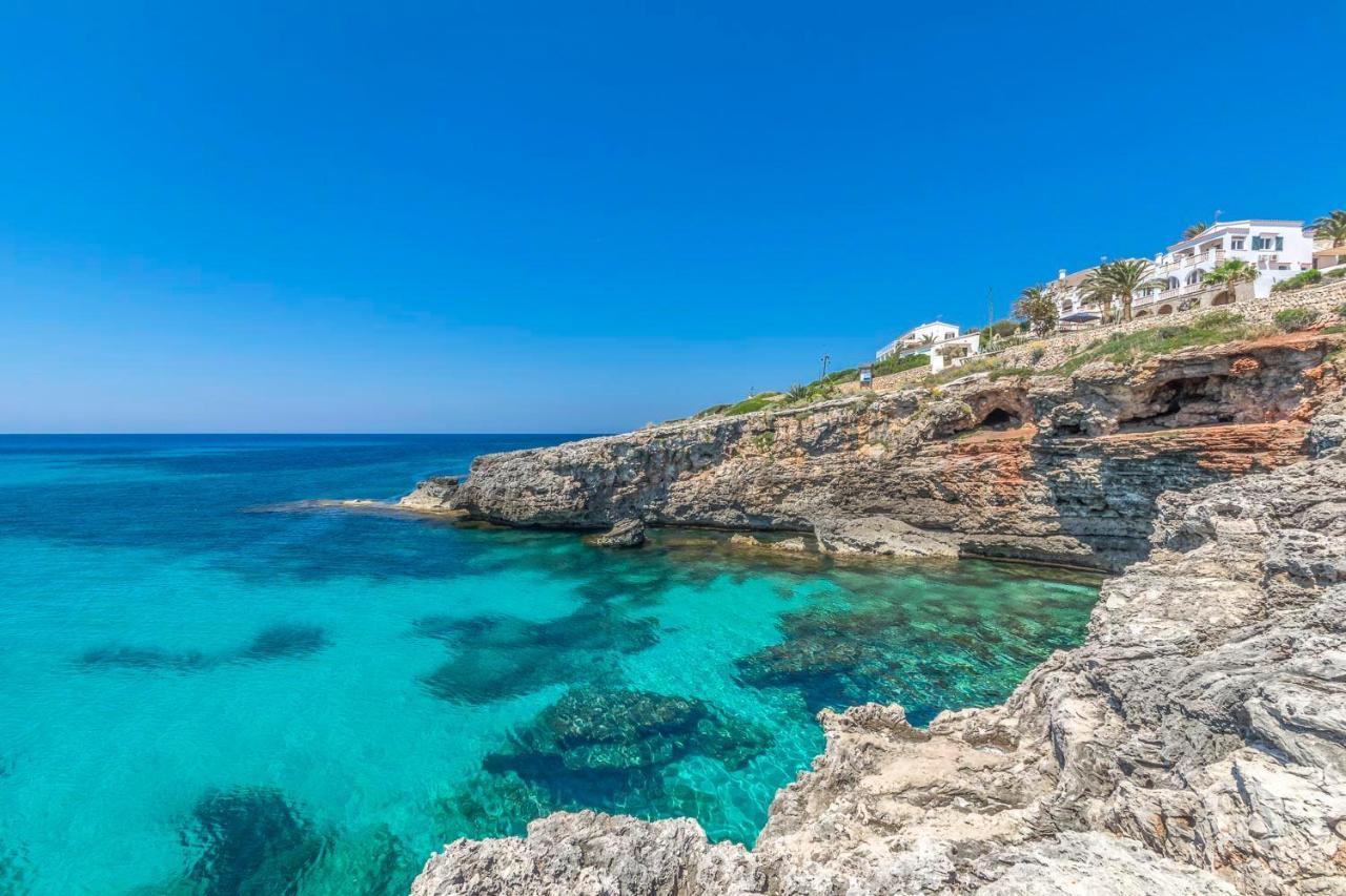Lola Punta Prima (Menorca)
