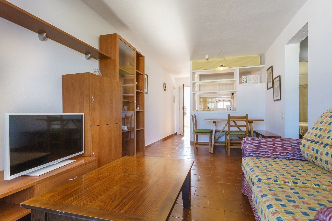 Posidonia Aparthotel 4*