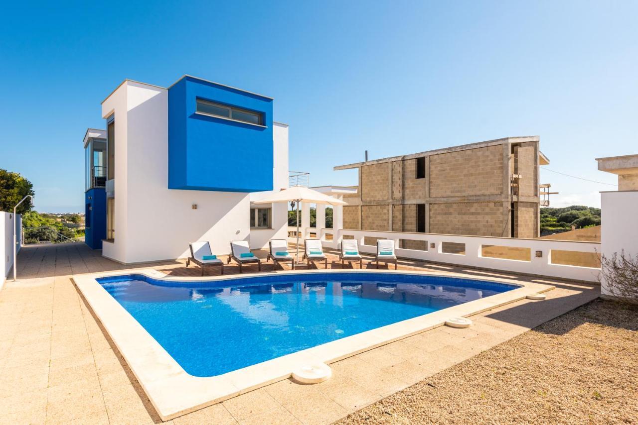 Blue Villa *