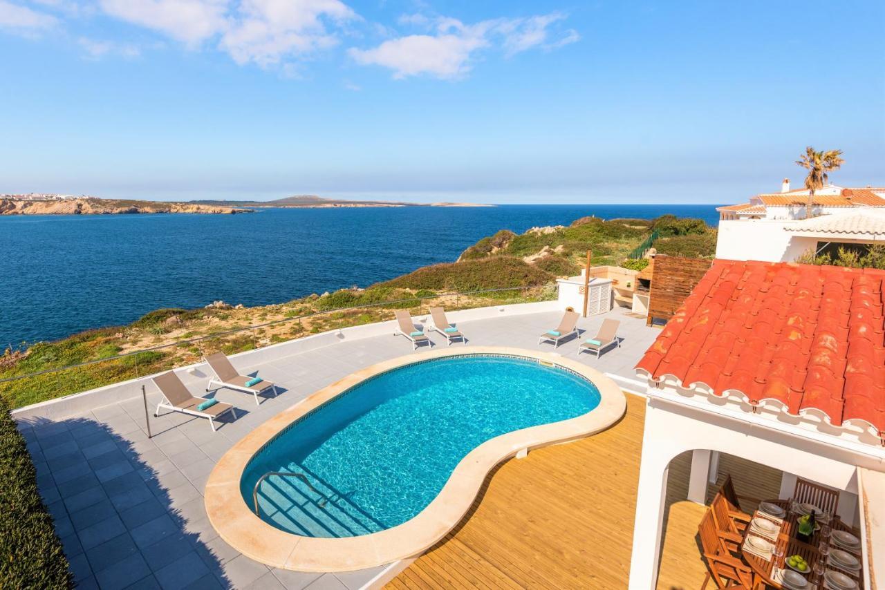Pilar Villa *