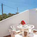 5 Soles 3 Bedroom Apartment, Santandria