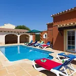 Villa Hegoalde by Villa Plus