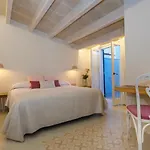 Hotel S\'Estil-Let