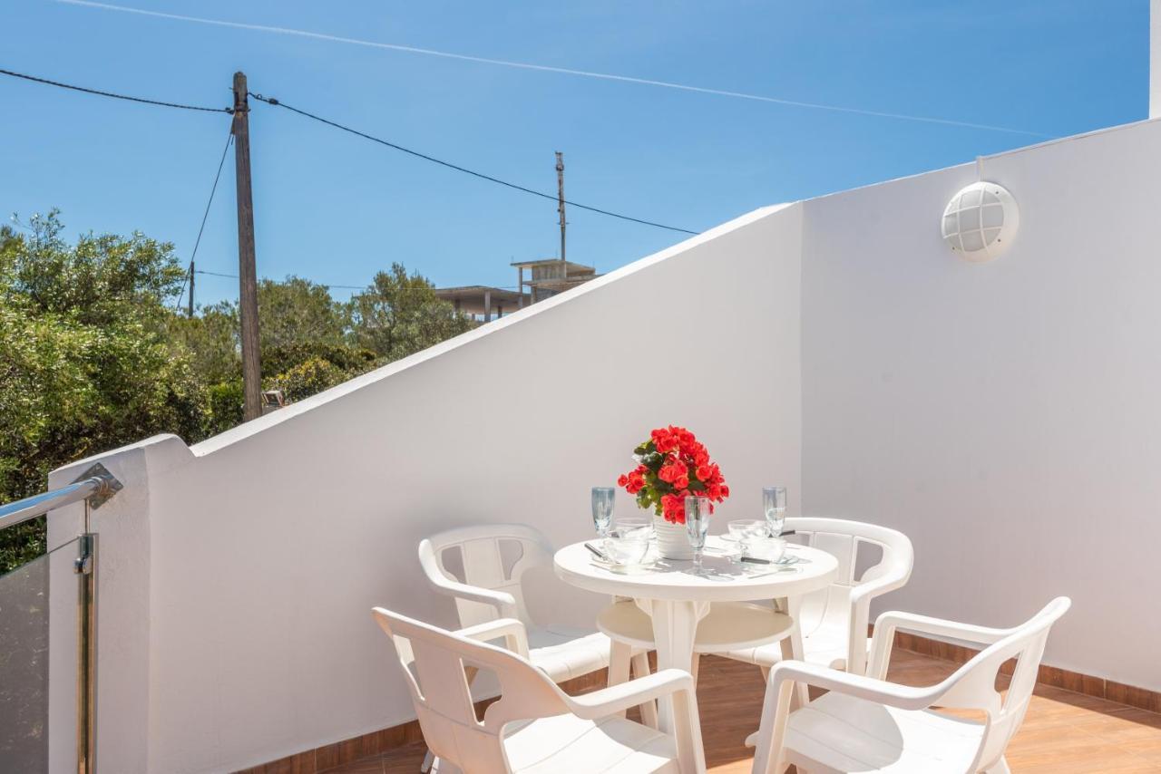 5 Soles 3 Bedroom Apartment, Santandria *