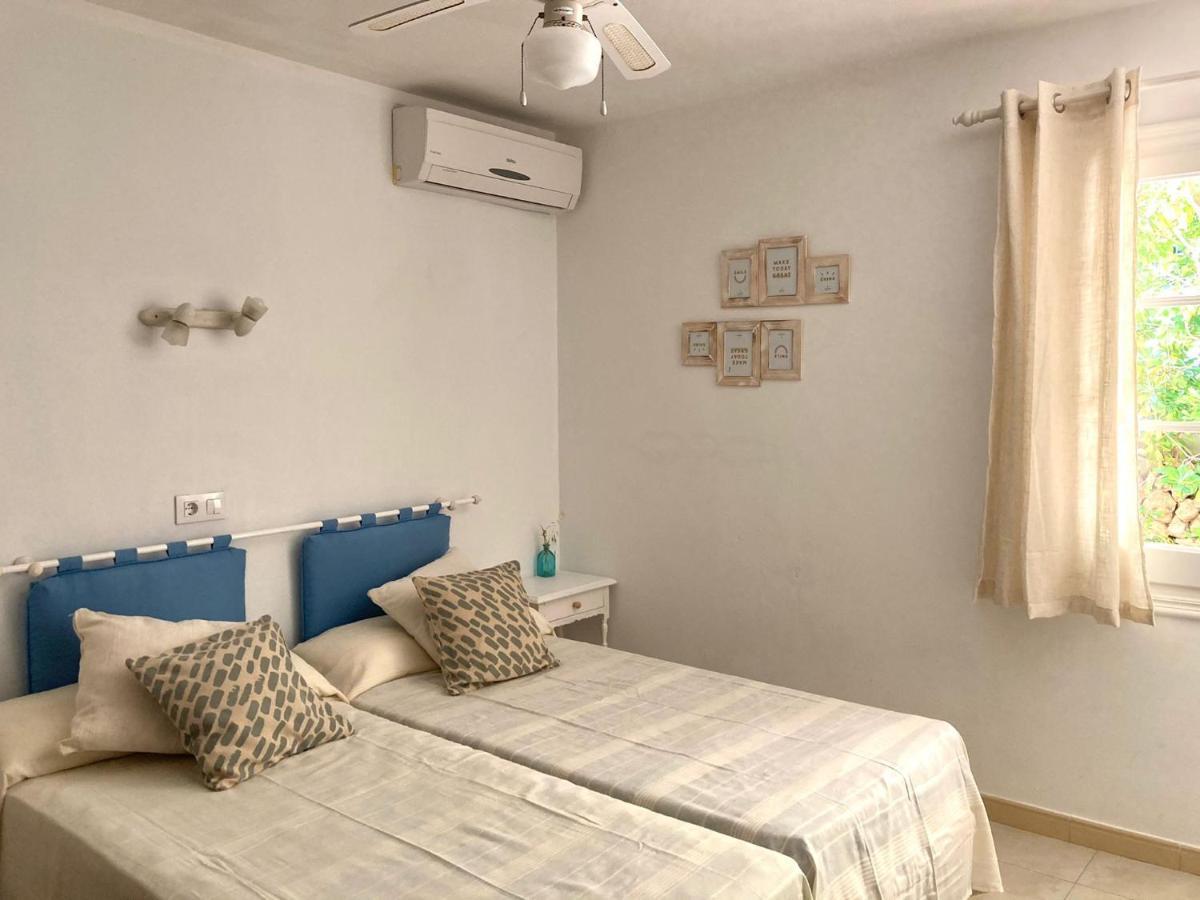 Zodiac Acuario Villa