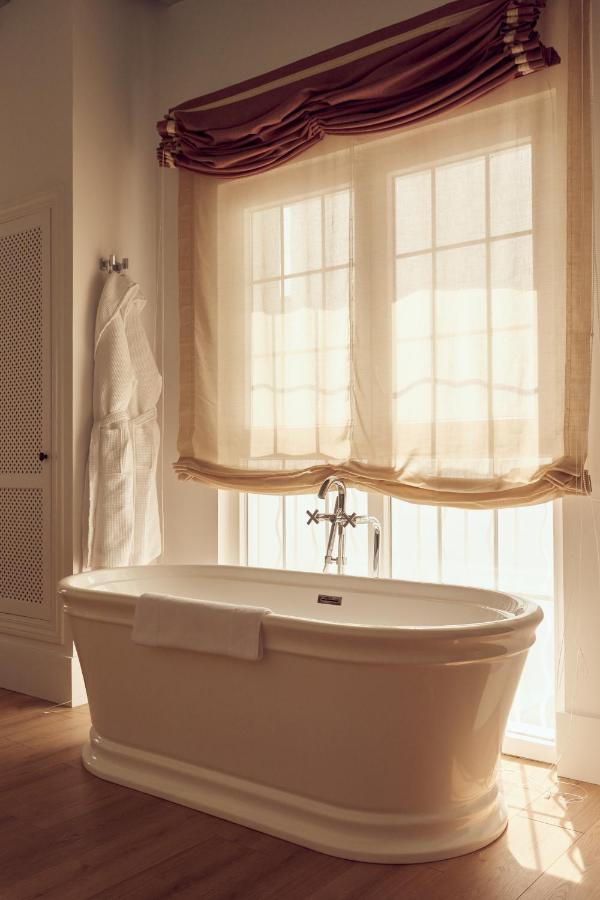 Cristine Bedfor Mahon 5*