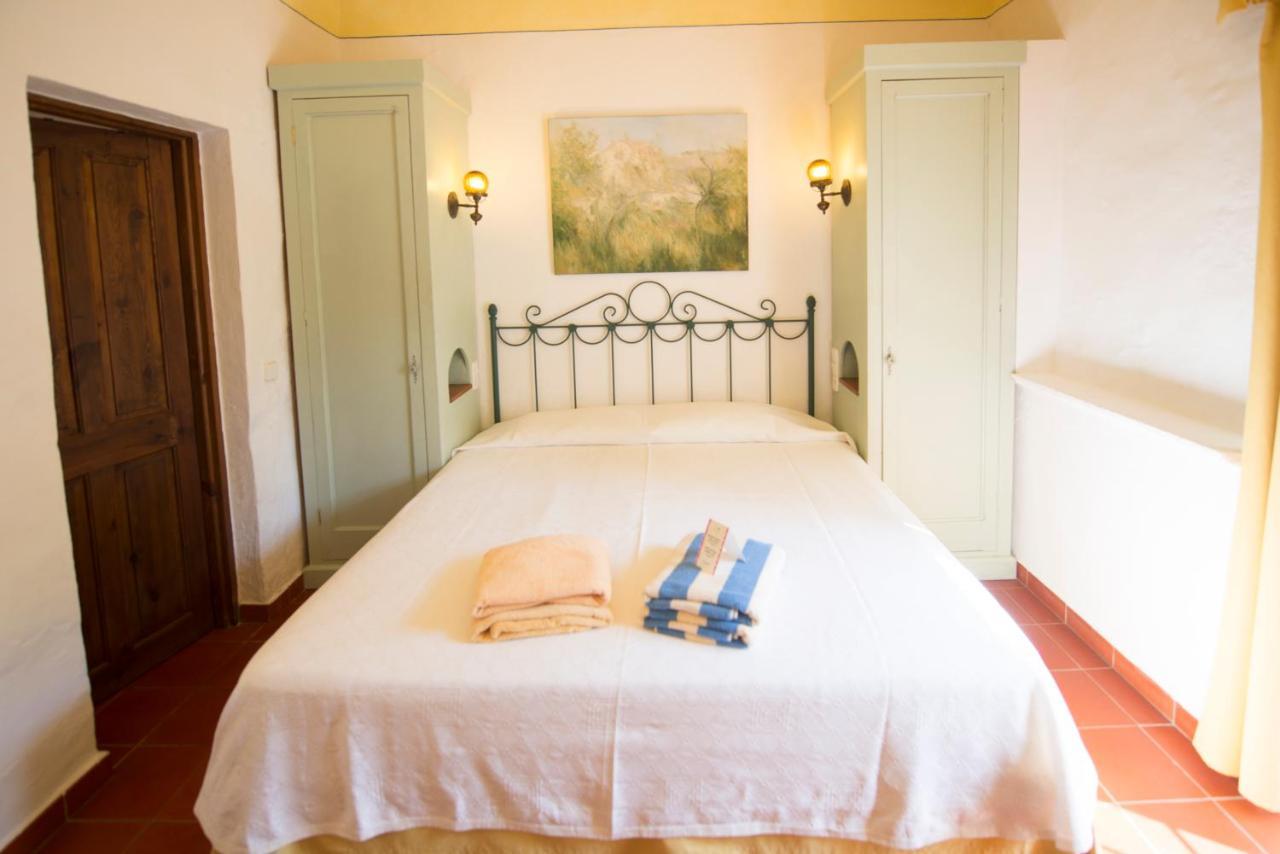 Rural Biniarroca - Adults Only