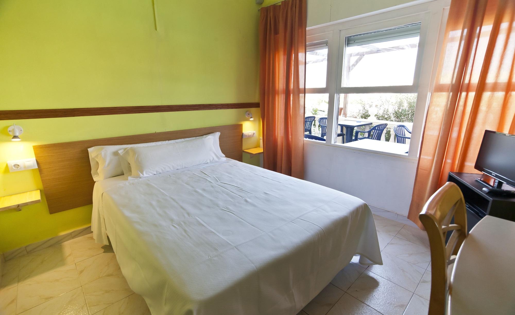 Cala Bona Y Mar Blava Hotel