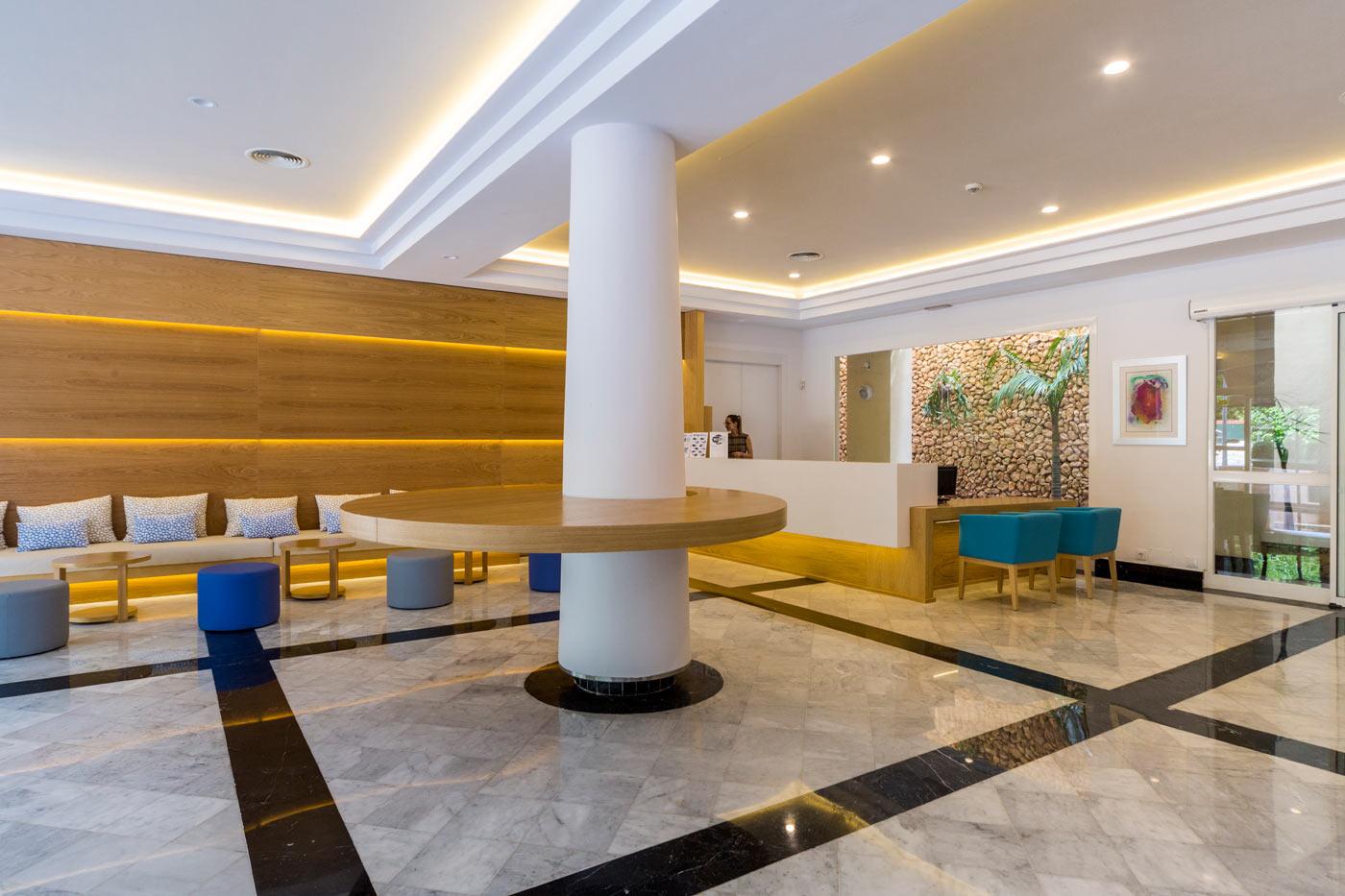 Aparthotel Comitas Floramar 4*