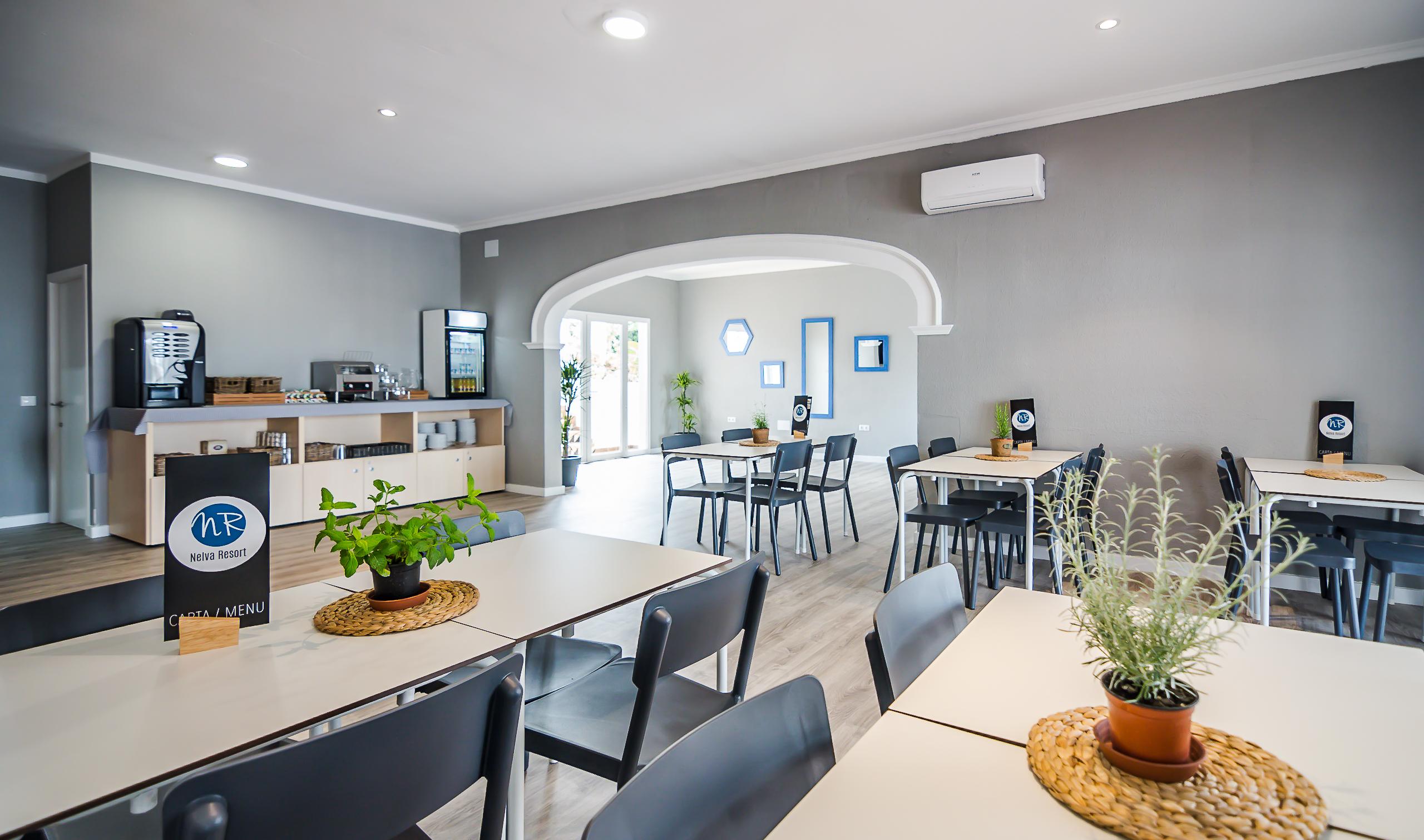 Aparthotel Nelva Cala En Porter (Menorca)