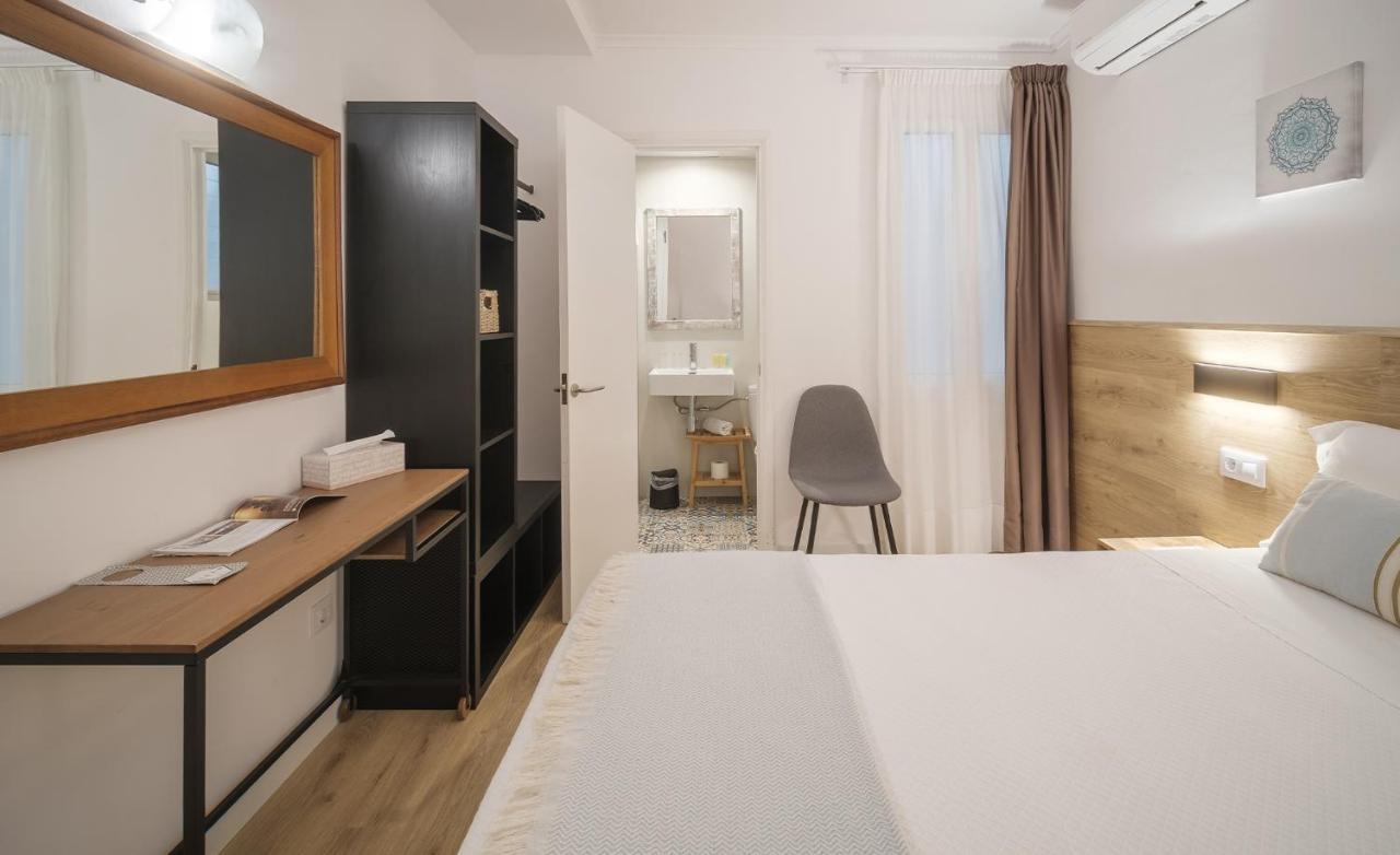 Hostal Menurka Hostel *
